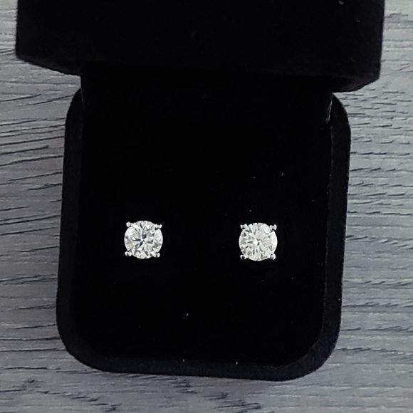 1 Carat Moissanite 925 Silver Sterling Stud Earrings - Picture 5 of 15